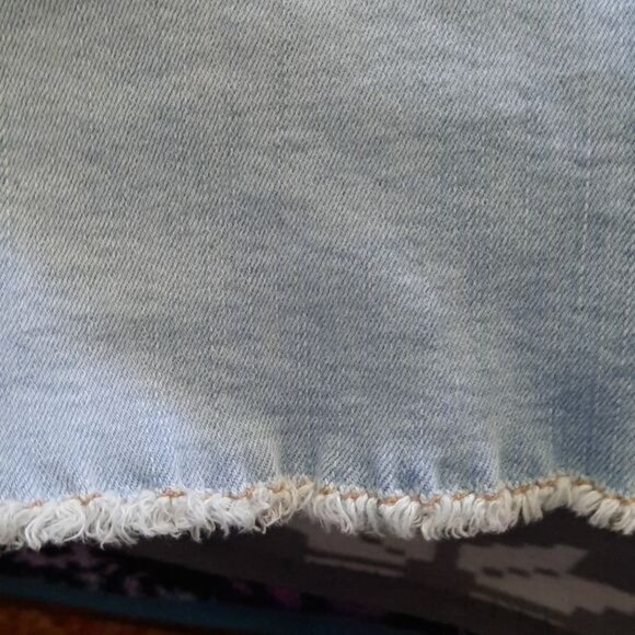 Ana Mid Rise Fayed Hem Denim Jean Shorts Size 24 - Picture 7 of 9